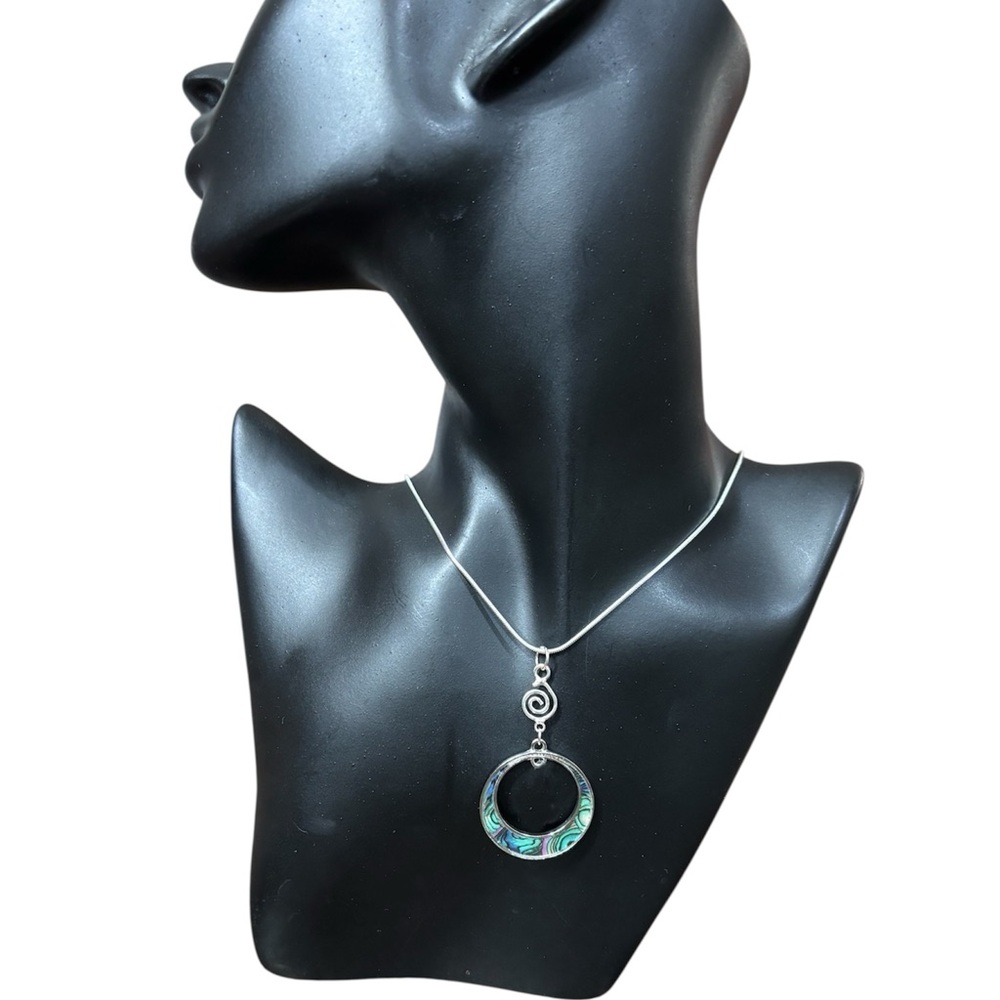 Silver and Abalone Pendant Necklace. NWT - Picture 2 of 5